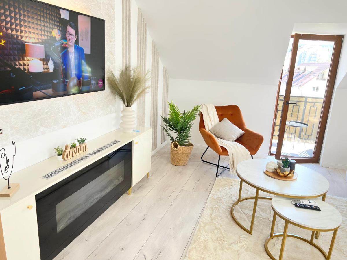 Studio Poienii - A Cozy Stay 5 Min Away From The Center Bistrita  Ngoại thất bức ảnh
