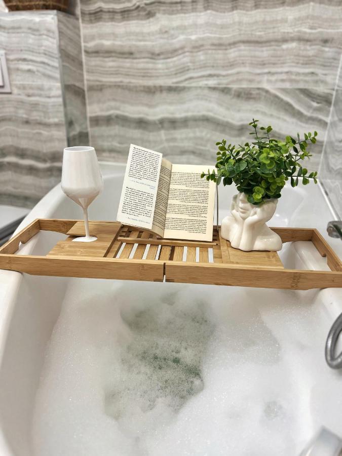 Studio Poienii - A Cozy Stay 5 Min Away From The Center Bistrita  Ngoại thất bức ảnh