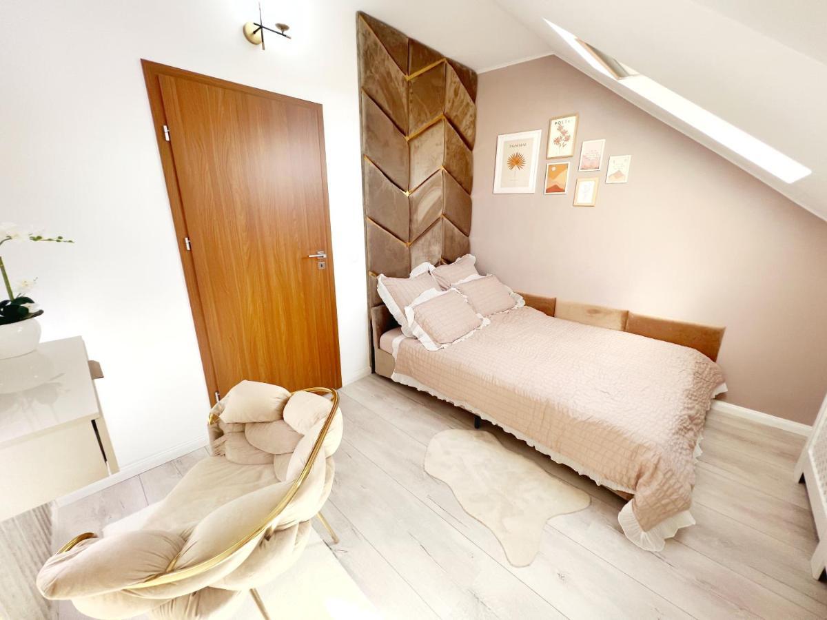 Studio Poienii - A Cozy Stay 5 Min Away From The Center Bistrita  Ngoại thất bức ảnh