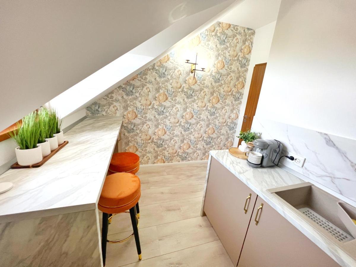 Studio Poienii - A Cozy Stay 5 Min Away From The Center Bistrita  Ngoại thất bức ảnh